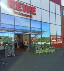 Spendenbox bei REWE in Heckinghausen