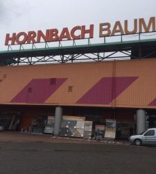 Spendenbox bei Hornbach auf Lichtscheid